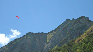 Paragleiter am Wannenjoch