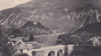 Fernsteiner-See mit Ruine Sigmundsburg