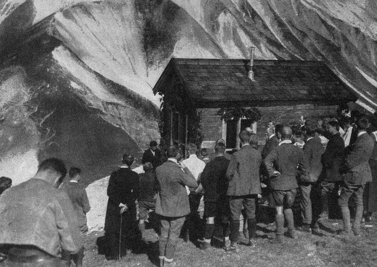 Einweihung 'Erinnerungshütte'