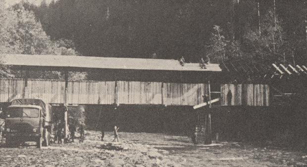 die Nikolausbrücke bei Elbigenalp wird versetzt